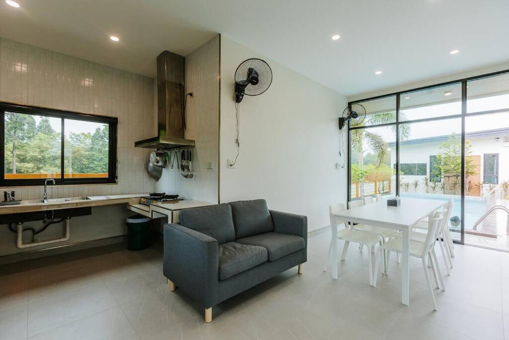 Cheeva Pool Villa Khao Lak Extérieur photo