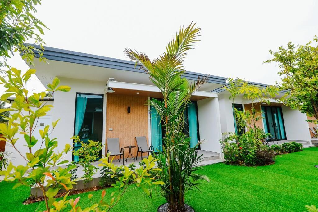 Cheeva Pool Villa Khao Lak Extérieur photo