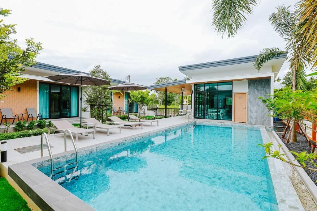 Cheeva Pool Villa Khao Lak Extérieur photo