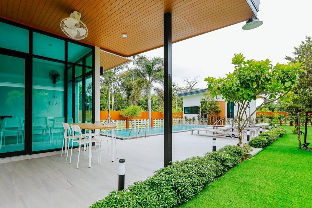 Cheeva Pool Villa Khao Lak Extérieur photo