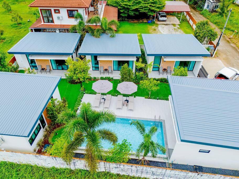 Cheeva Pool Villa Khao Lak Extérieur photo
